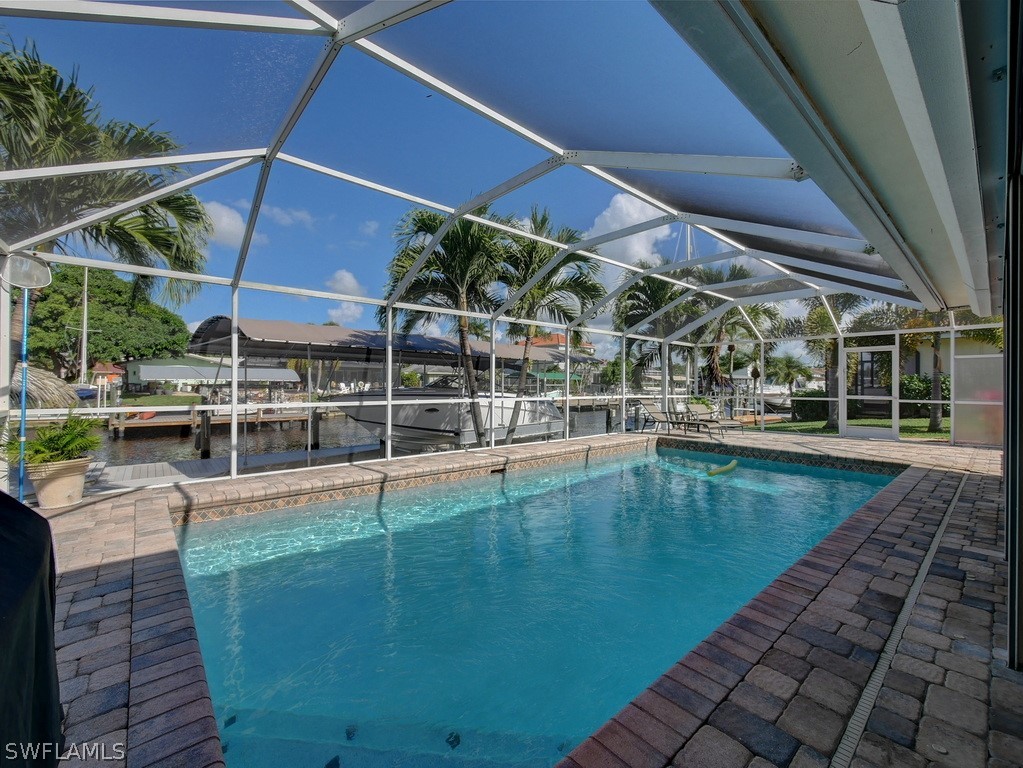 https://www.florida2000.com/images/latest/222017782-47121471.jpg