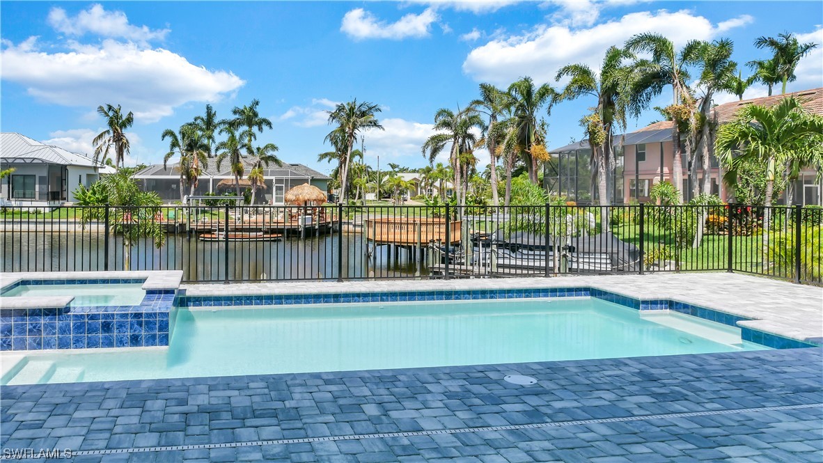 https://www.florida2000.com/images/latest/223043440-51072385.jpg