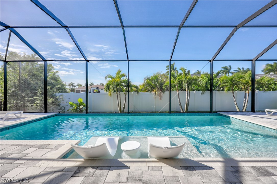https://www.florida2000.com/images/latest/223095090.jpg