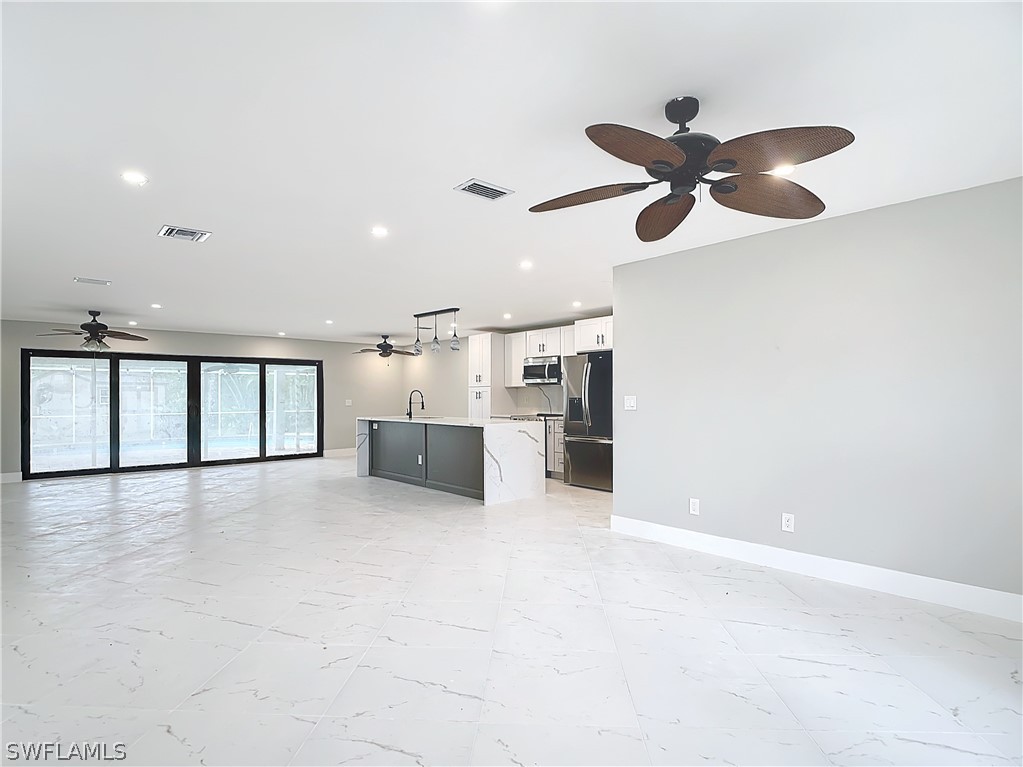 https://www.florida2000.com/images/latest/224054963-55969421.jpg