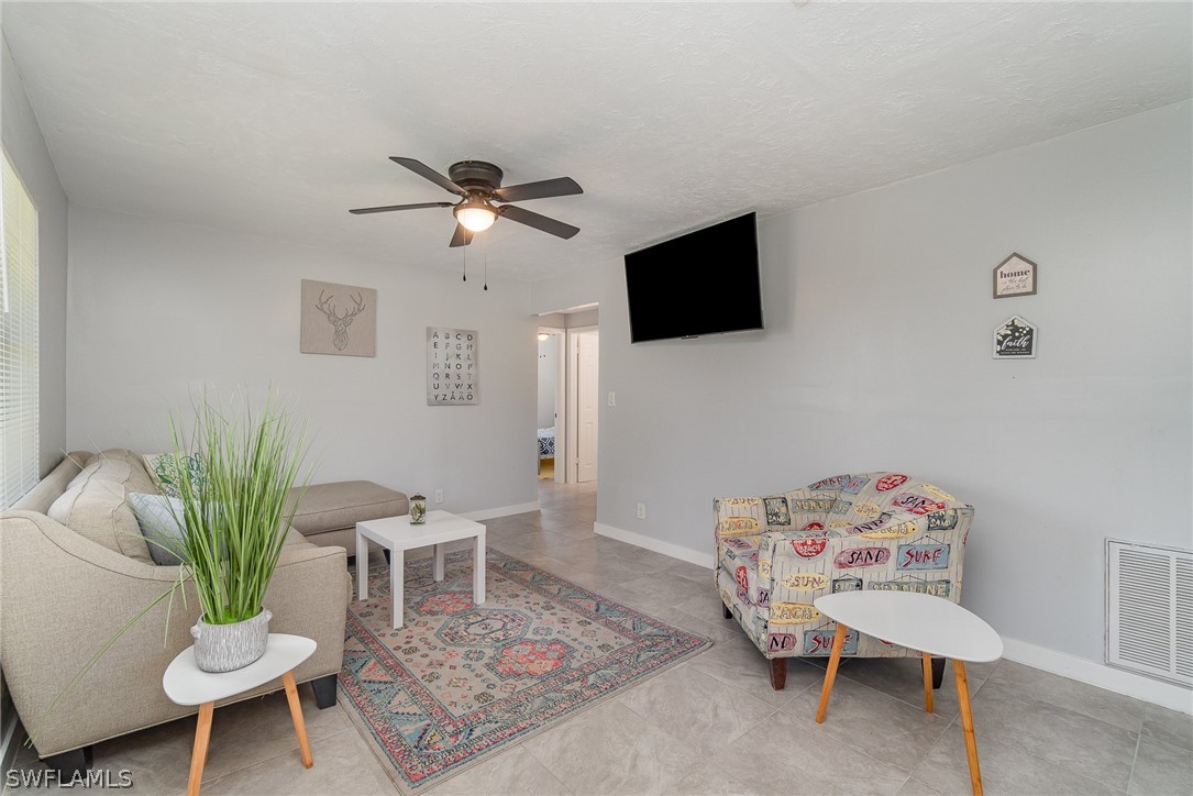 https://www.florida2000.com/images/latest/224059729.jpg