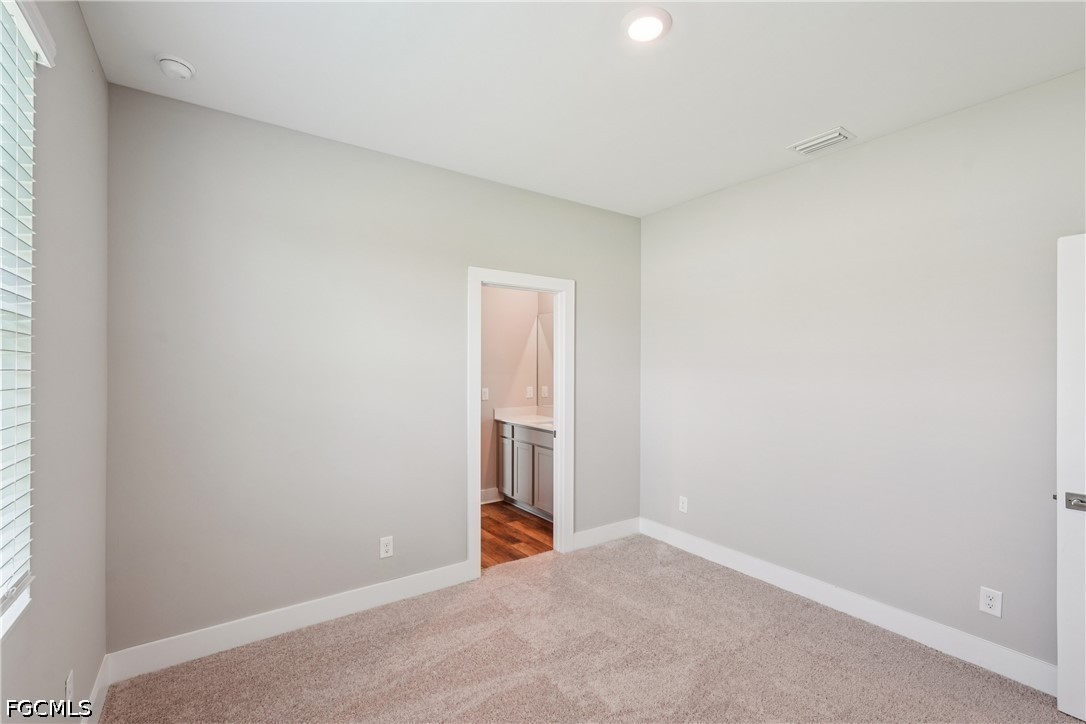 https://www.florida2000.com/images/latest/224075243-65125373.jpg