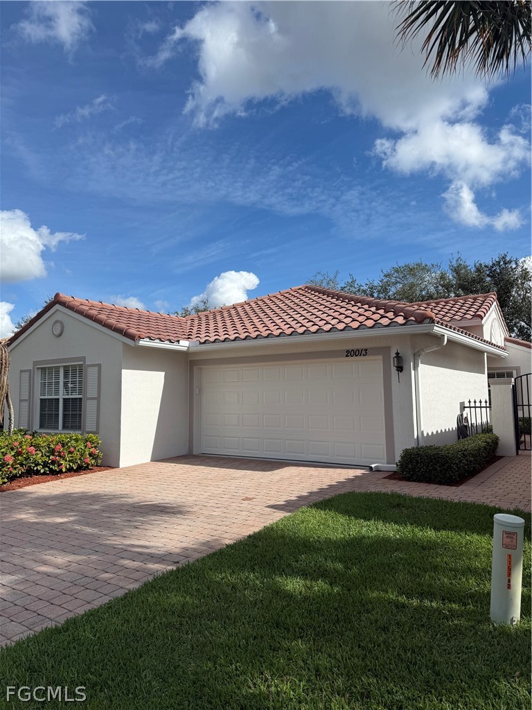 https://www.florida2000.com/images/latest/224083001.jpg