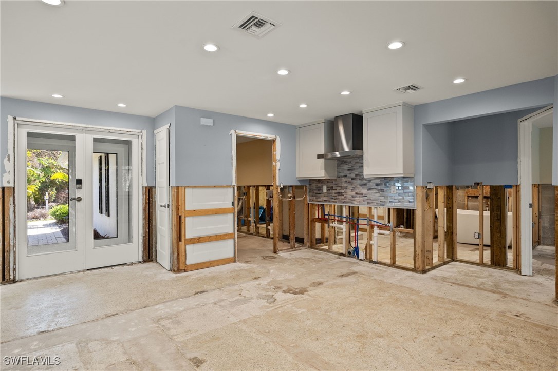 https://www.florida2000.com/images/latest/224084634-57907423.jpg