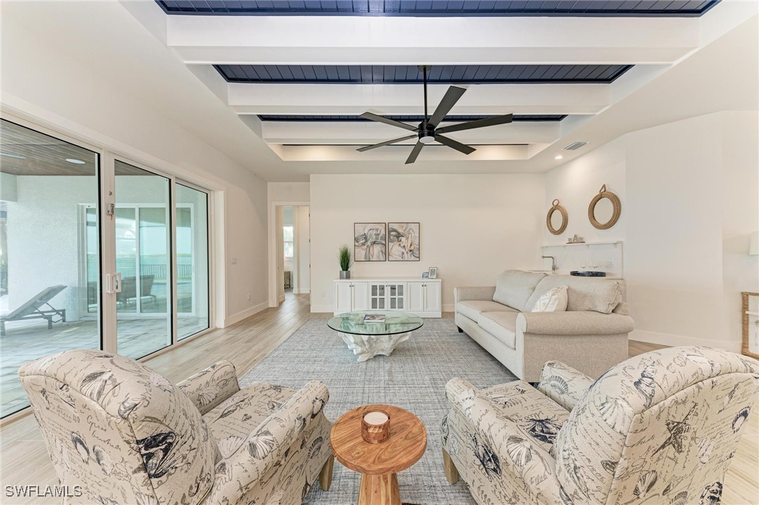 https://www.florida2000.com/images/latest/225003419-58152502.jpg