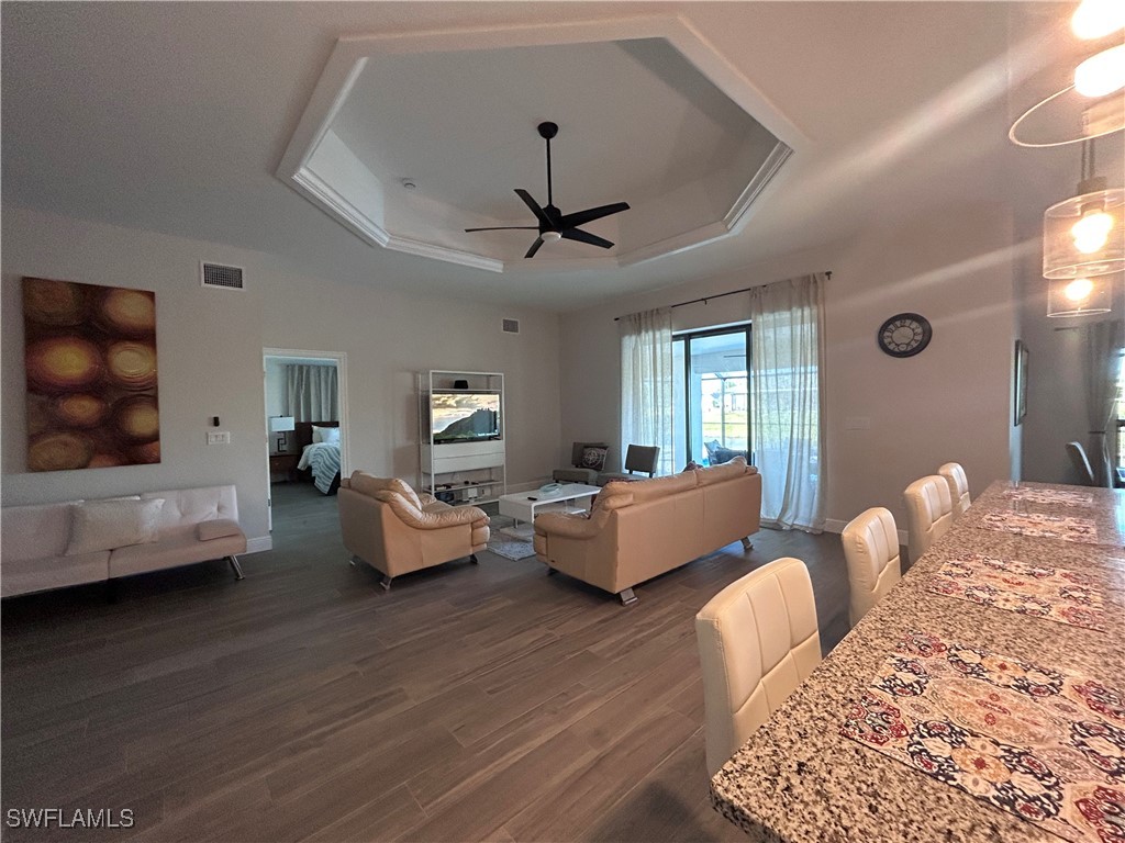 https://www.florida2000.com/images/latest/225004349-58194682.jpg