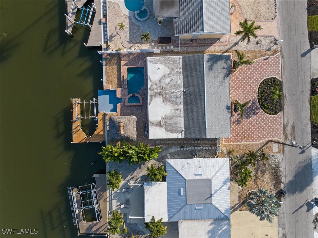 https://www.florida2000.com/images/latest/225006134-58268313.jpg