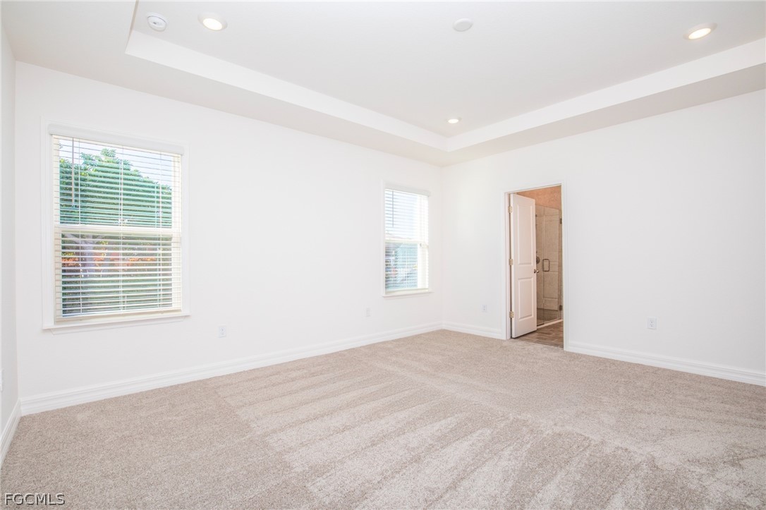 https://www.florida2000.com/images/latest/225007500-64420339.jpg