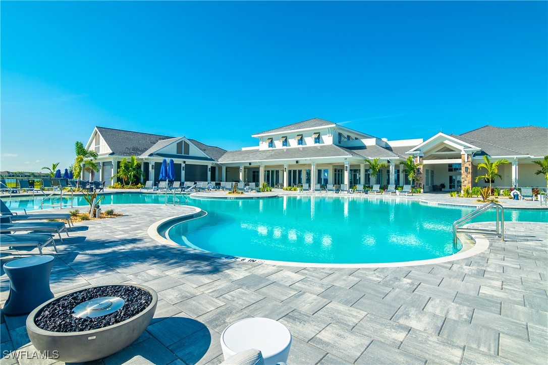 https://www.florida2000.com/images/latest/225016128-58710217.jpg