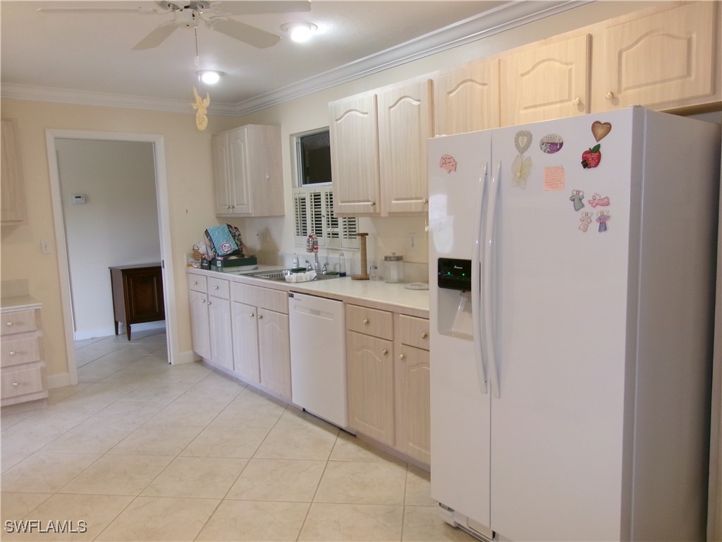 https://www.florida2000.com/images/latest/225019158-58933544.jpg