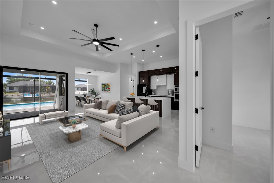 https://www.florida2000.com/images/latest/225026666-59416410.jpg